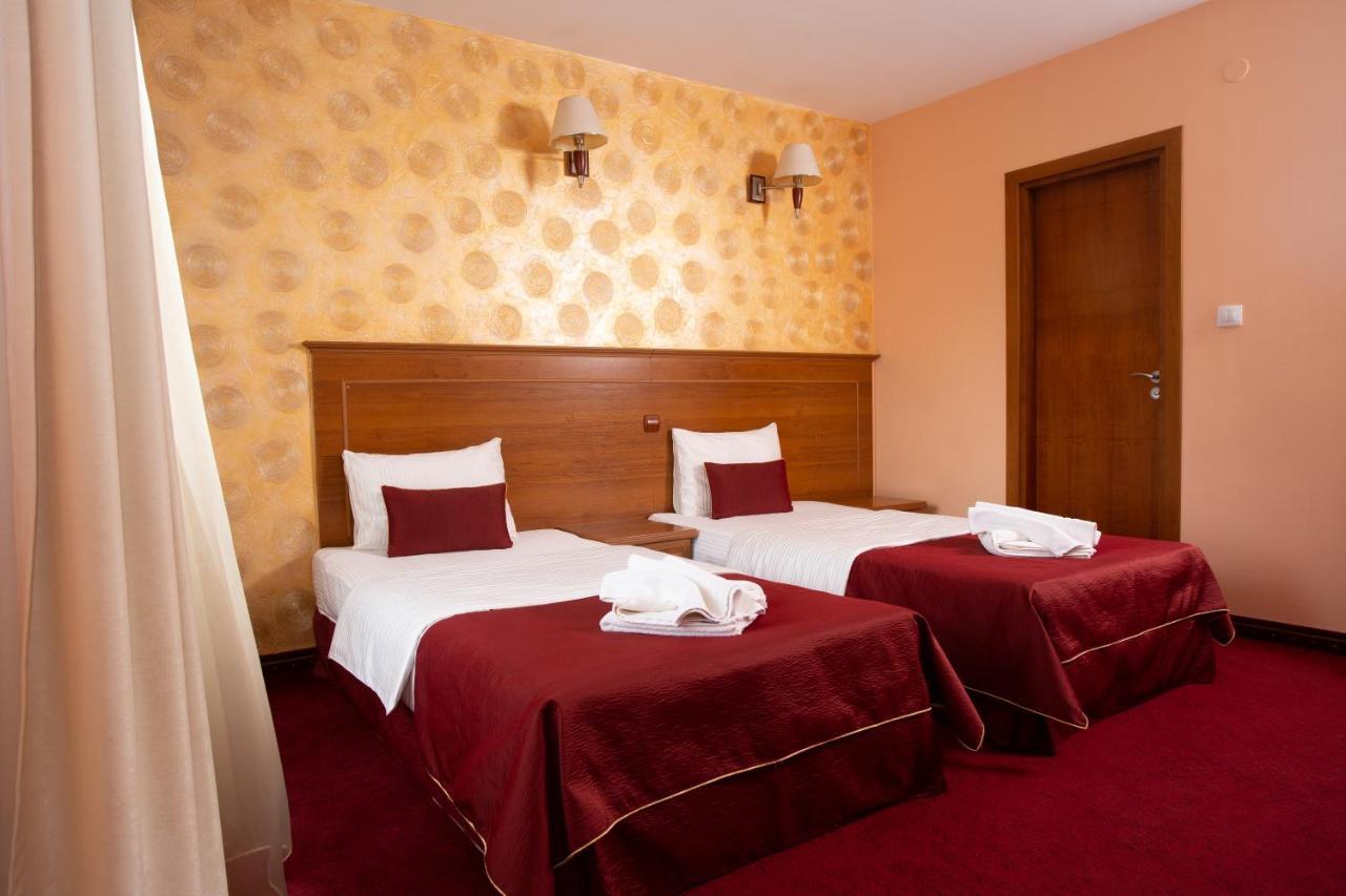Contessa Hotel Shumen Exteriör bild