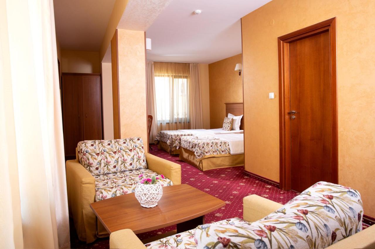 Contessa Hotel Shumen Exteriör bild