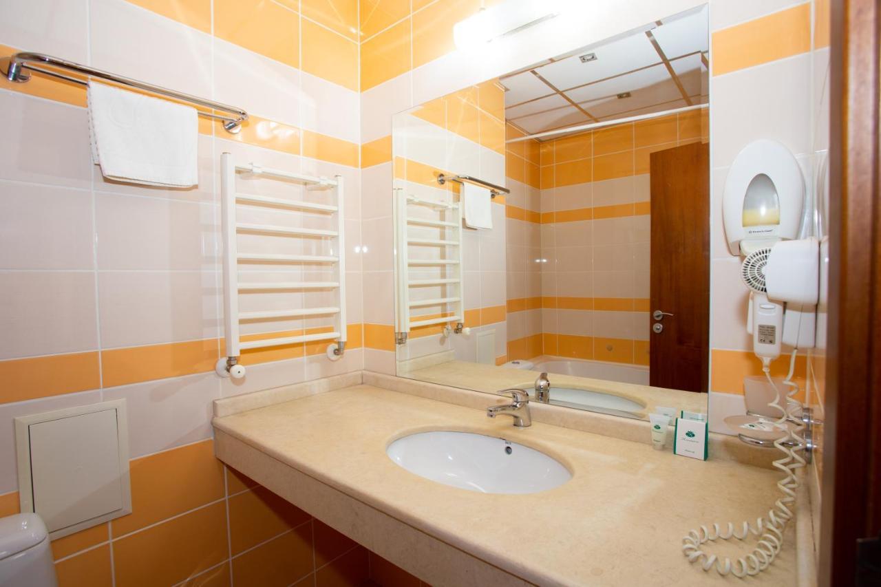 Contessa Hotel Shumen Exteriör bild
