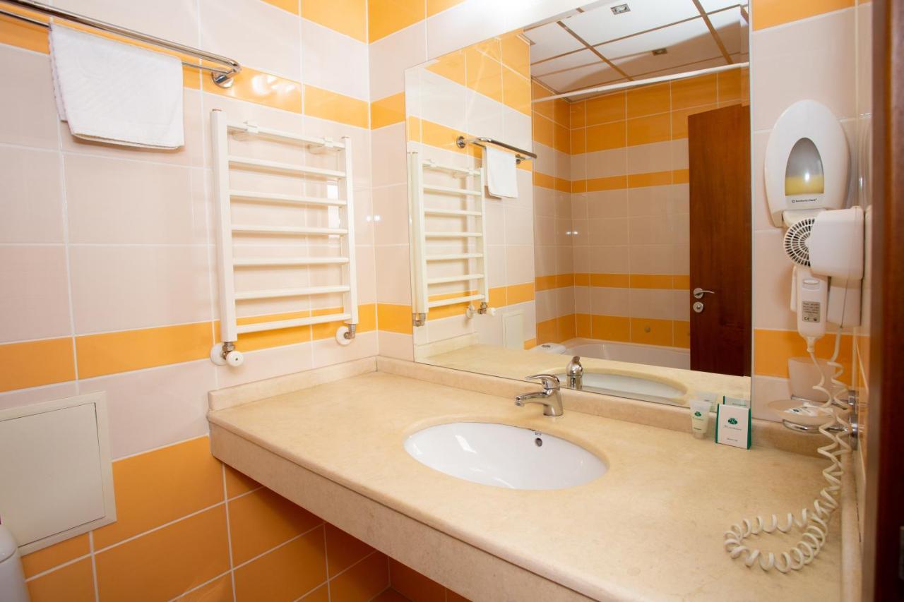 Contessa Hotel Shumen Exteriör bild
