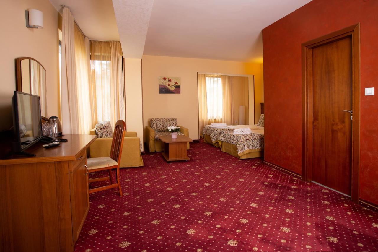 Contessa Hotel Shumen Exteriör bild
