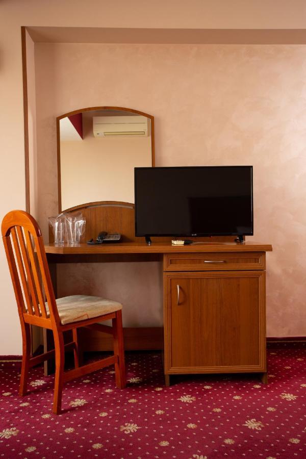 Contessa Hotel Shumen Exteriör bild