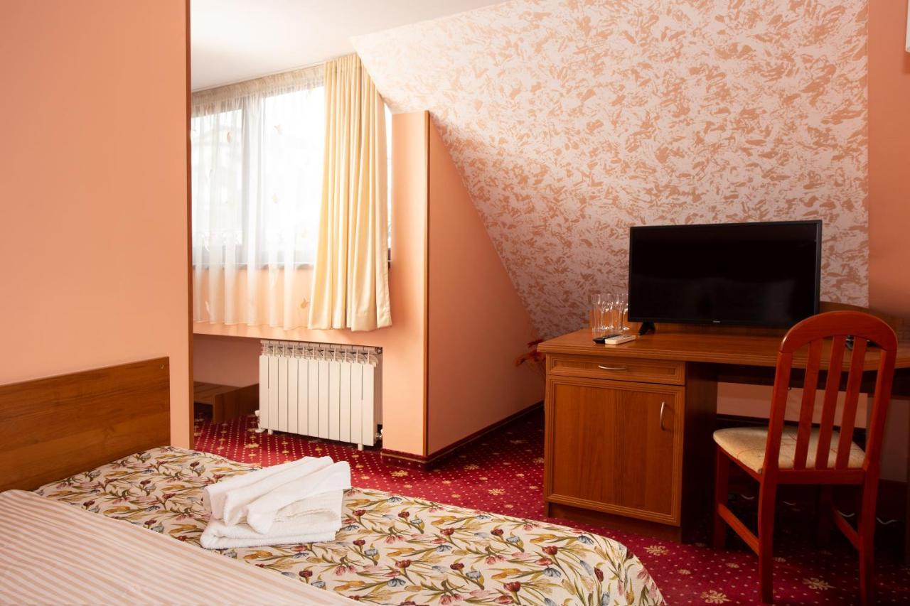 Contessa Hotel Shumen Exteriör bild