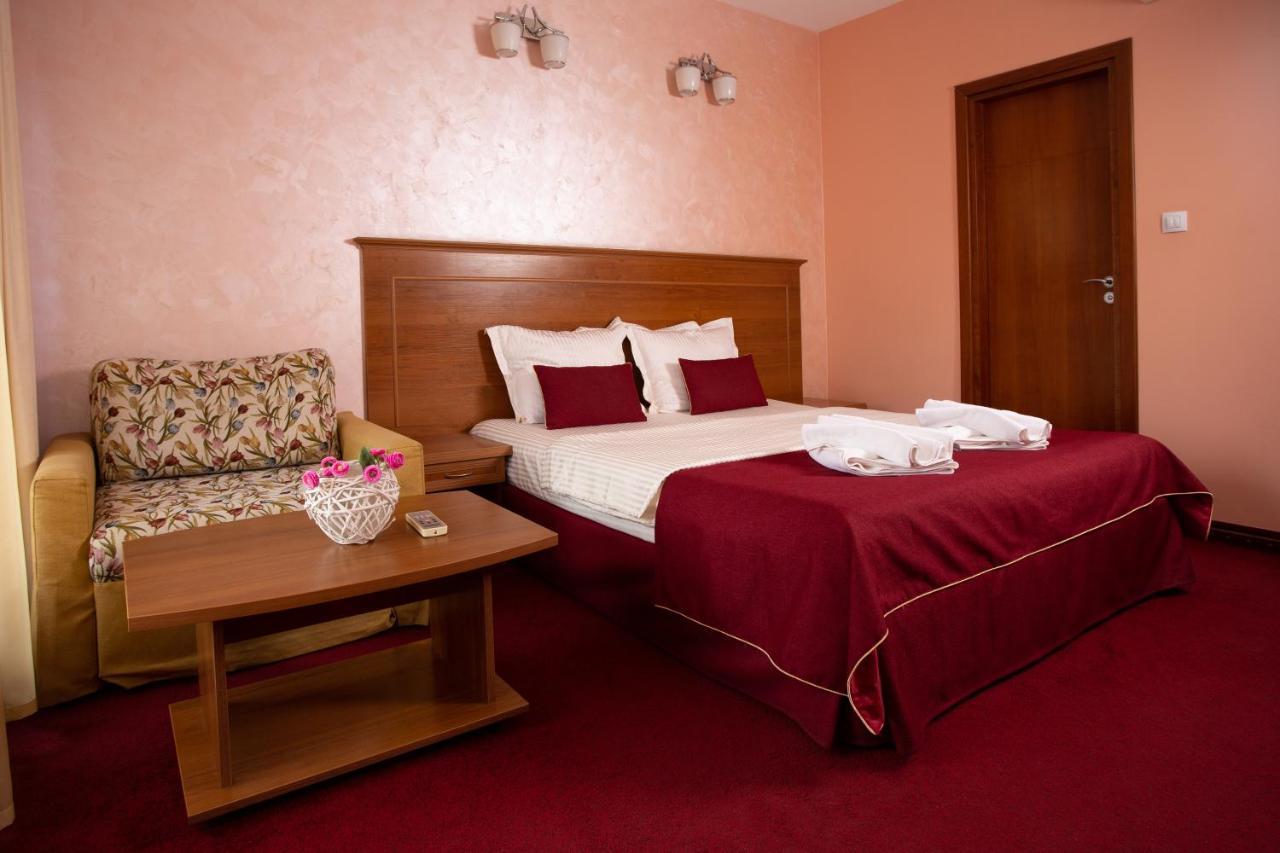 Contessa Hotel Shumen Exteriör bild