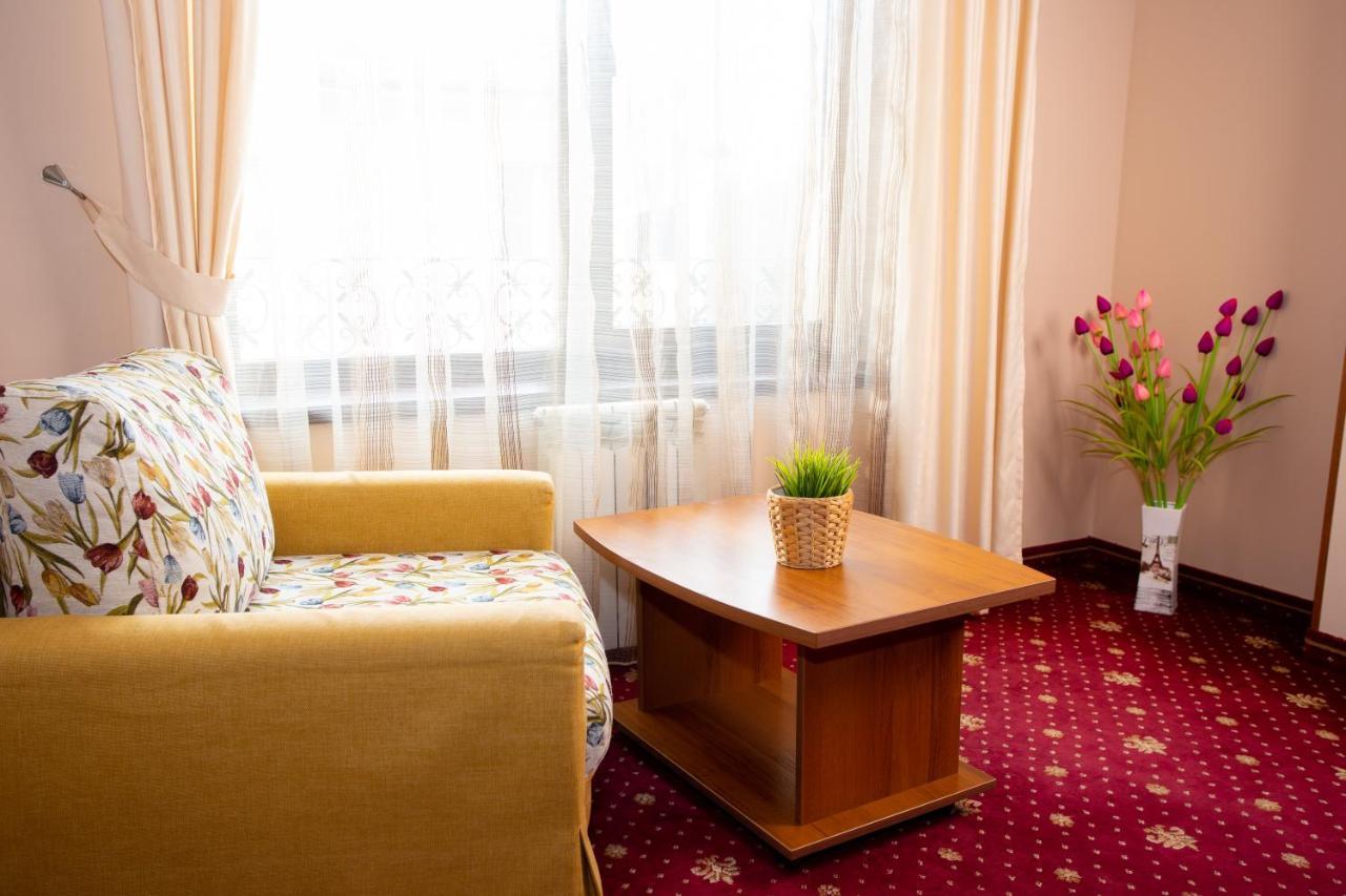 Contessa Hotel Shumen Exteriör bild