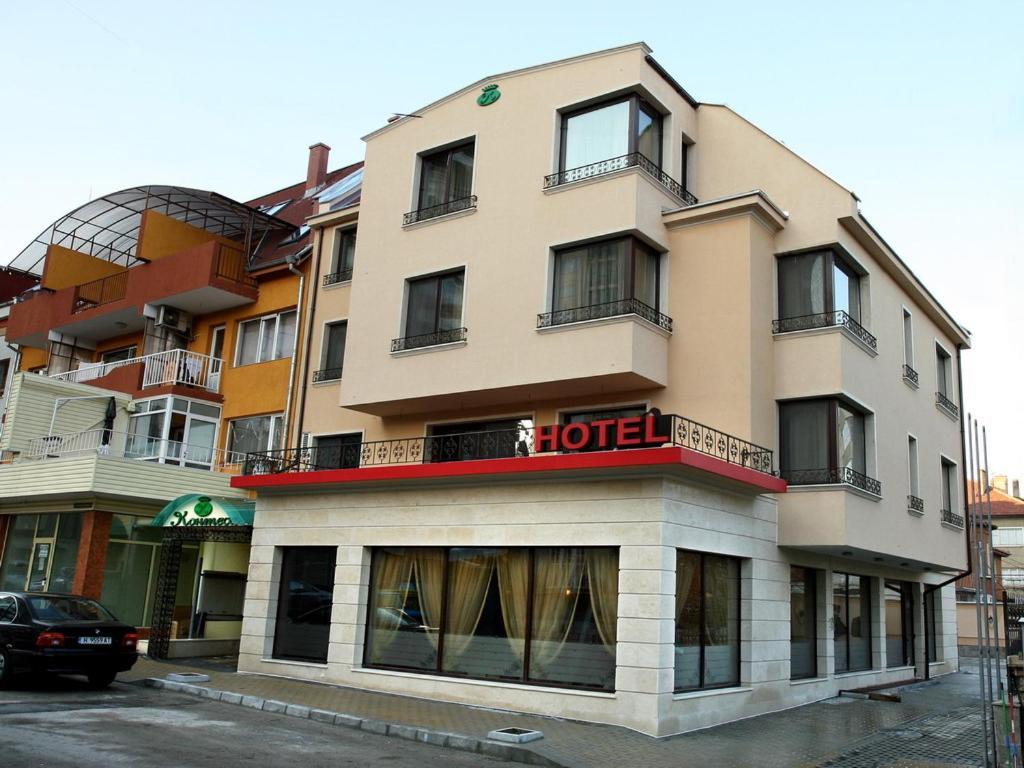 Contessa Hotel Shumen Exteriör bild