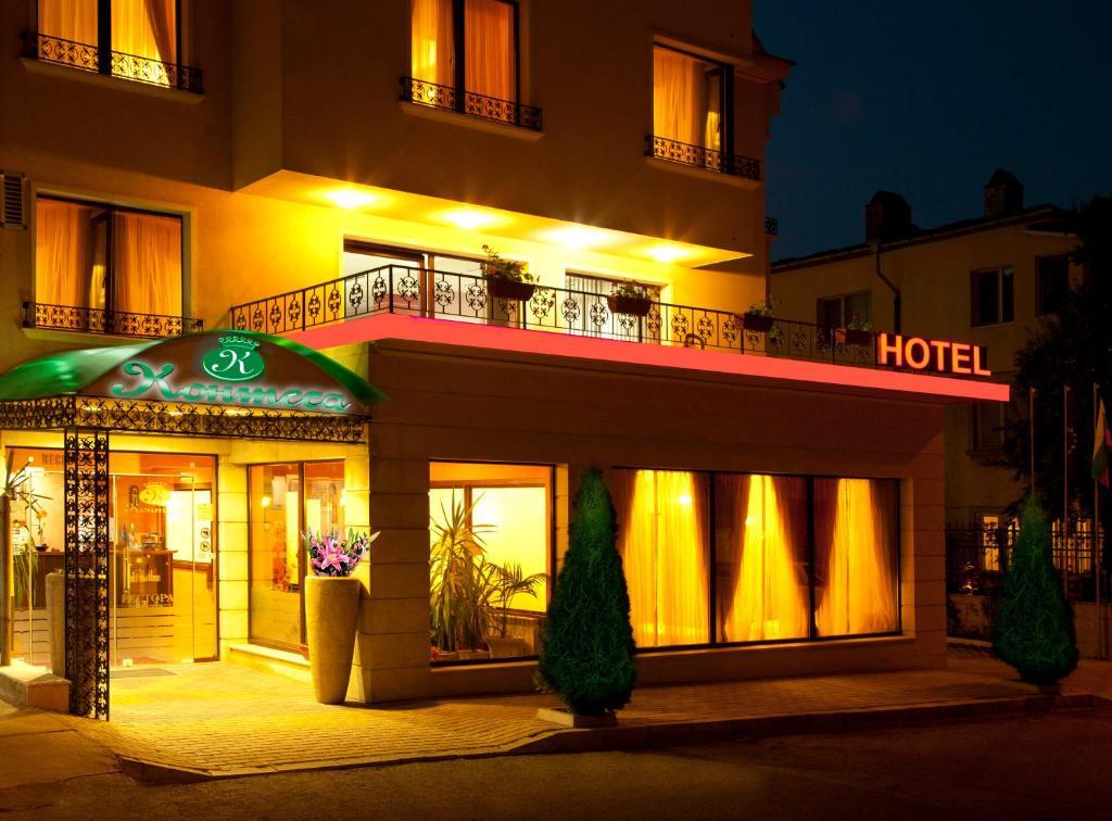 Contessa Hotel Shumen Exteriör bild